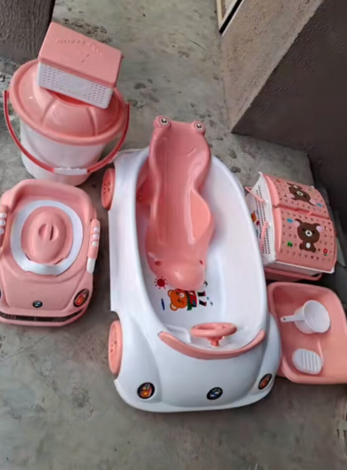 BABY BATH CAR
