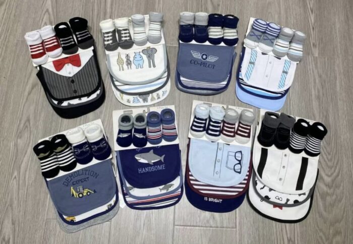 BIBS AND SOCKS SET - Image 2