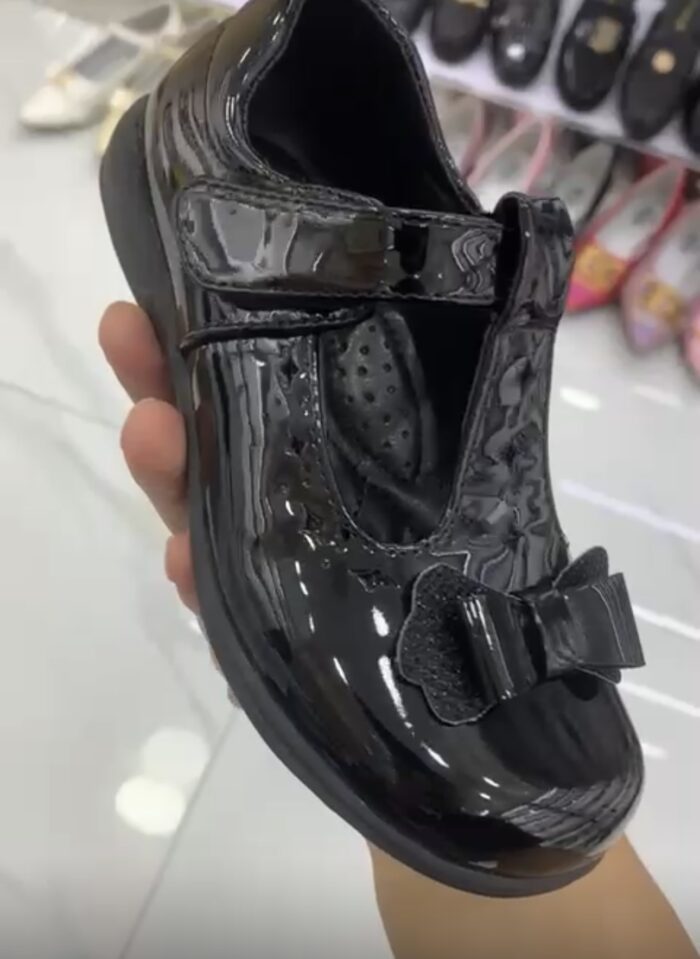 SHOE GIRL SCHOOL - Image 4