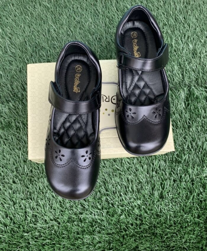 SHOE GIRL SCHOOL